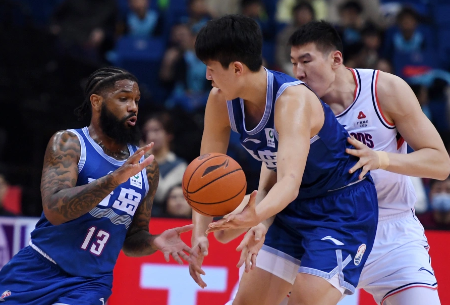 浓眉哥巅峰对决,萨拉赫与40激战尤文图斯分钟,关键助攻胜负难料!的简单介绍