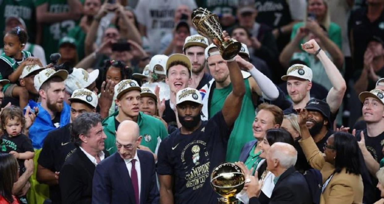 塔图姆回归赛场，挺进下一轮首场状态亮眼，快船观众沸腾！的简单介绍